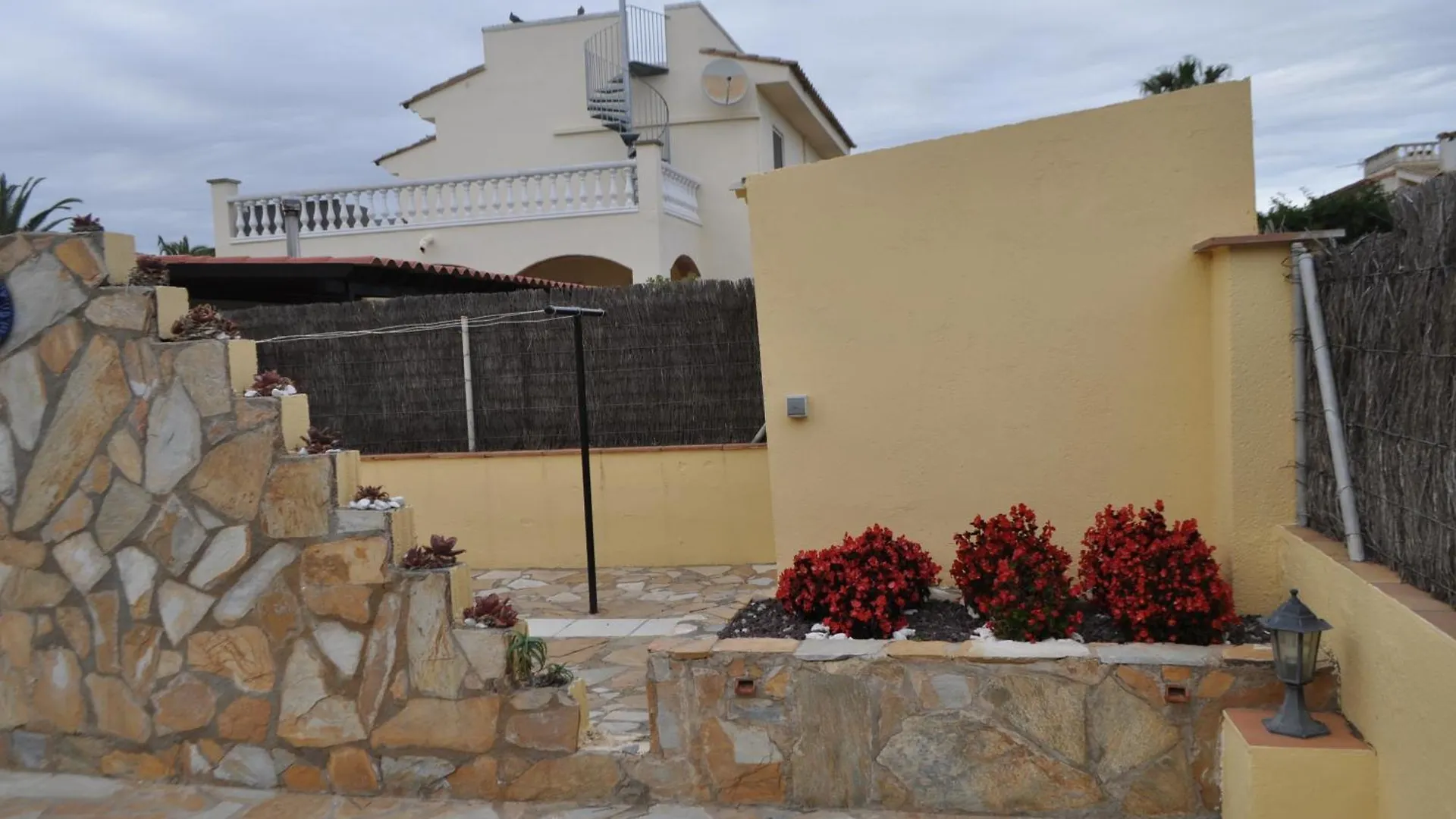 Casa Tati Villa Sant Pere Pescador Holiday home